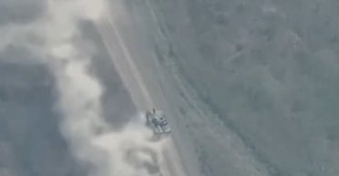 Бійці 128 бригади застосували ударний дрон і знищили російську БМП-3 (відео)