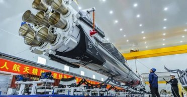 Панікувала ціла півкуля: безконтрольна китайська ракета впала в Тихому океані