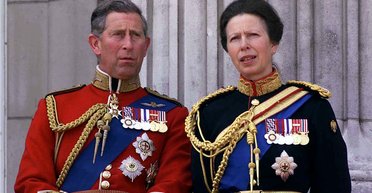 Король Чарльз ІІІ зворушливо привітав принцесу Анну з днем народження (фото)