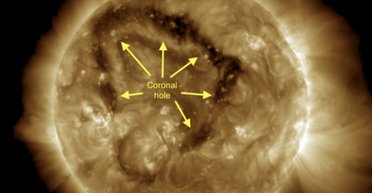 На Сонці з'явилася діра: вчені попереджають про магнітну бурю на Землі (фото)