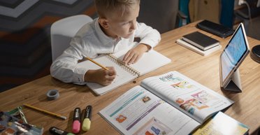 "Майбутнє сина вже вирішено": батьків налякало домашнє завдання хлопчика (фото)