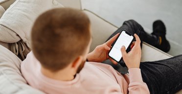 Как отлучить подростка от телефона: пять простых шагов для избавления от зависимости