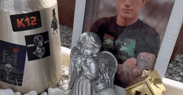 Могилу наймолодшого захисника "Азовсталі" Назарія Гринцевича вкотре пограбували (відео)