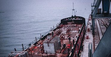 Окупанти обстрілюють порти України, щоб спровокувати продовольчу кризу, — Кулеба