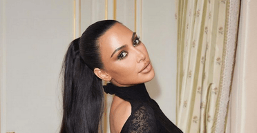 Досталось от бабушки: Ким Кардашьян рассказала о редком заболевании своего сына (фото)