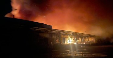 Россия ударила по складу производителя сухариков Flint и орешков Big Bob в Павлограде (фото)