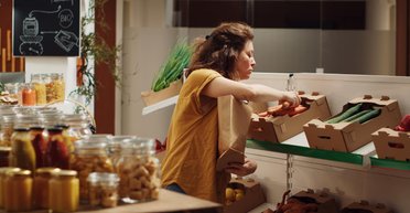 "Была выгодная цена": женщина шокировала мужа результатом покупок в магазине (фото)