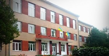 Имела 44 года стажа: из школы Львова уволили учительницу, которая называла сына военного "тупым"