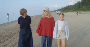 "Сердце выскакивает из груди": Пугачева на пляже заговорила с украинкой (видео)