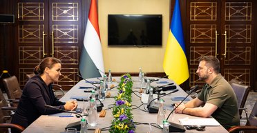 "Треба сісти за стіл переговорів": військового вирішення конфлікту в Україні немає, — президентка Угорщини