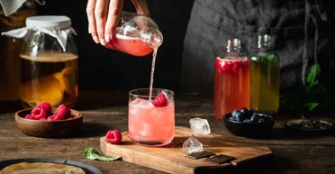 Комбуча на страже здоровья: ученые обнаружили, что популярный напиток полезен для кишечника