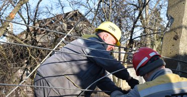 Массированный обстрел Киева: часть столицы остались без света, подробности (фото)