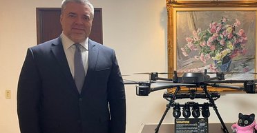 Україна сподівається купувати в Японії зброю для війни з РФ, а продавати дрони, — посол у Токіо