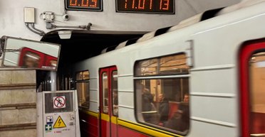 Более 3 600 часов: как метро Киева безопасно переходит на летнее время (видео)