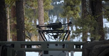 Новый дрон ULTRA запускает "привязной" БПЛА и работает как РЭБ: детали (фото)