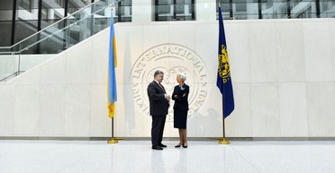 Большое папуасское спасибо. Как нужно разговаривать с зарубежными донорами