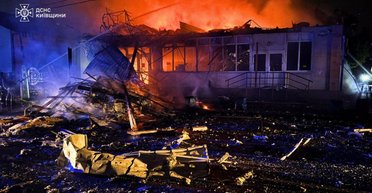 "Знову тривожна ніч": ЗС РФ розтрощили навчальний заклад в Чугуєві