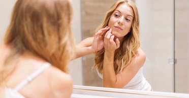 Карта здоровья. О каких болезнях расскажет расположение прыщей на лице