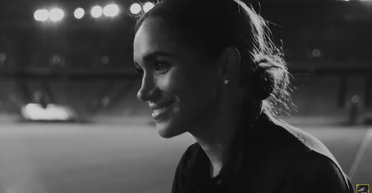 Стало відомо, чому Меган Маркл подорожує лише з принцом Гаррі