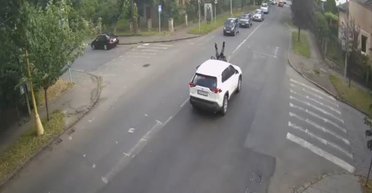 В Ужгороде чиновник сбил велосипедиста и скрылся, — журналист