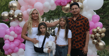 Фотозона і двоярусний торт: Камалія поділилася знімками з дня народження двійнят (фото)