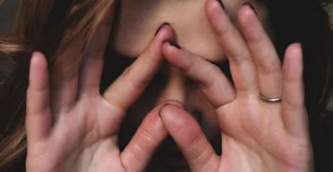 Жінка зробила ДНК-тест: як вияснилось, її бабуся забрала з собою в могилу секрет