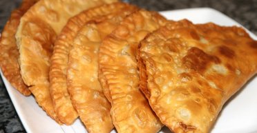 Чебуреки: простий рецепт популярної страви