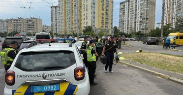 Постріл пролунав о 7 ранку: у Києві розслідують загадкове вбивство чоловіка (відео)