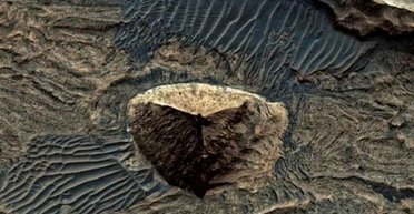 NASA обнаружило огромную пирамиду на Марсе: похожа на Великую пирамиду Гизы в Египте (фото)