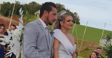 Жінка ходила на всі похорони у місті, щоб познайомитися з чоловіком: в неї вийшло (фото)