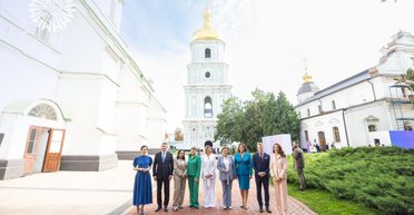 Стилист ответила, удачным ли был образ Елены Зеленской на Саммите первых леди и джентльменов (фото)