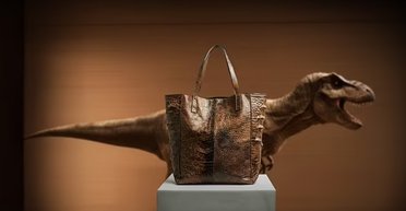 Доісторичний жах перетворять на сумочки та куртки: що придумали вчені