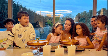 Кріштіану Роналду привітав своїх близнюків з днем народження (фото)