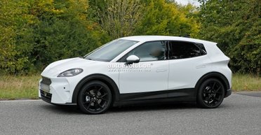 Новый испанский электромобиль за 27 000 евро заметили на дорогах до премьеры (фото)