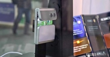 Очень странные дела: Samsung показала весьма нетипичный смартфон на MWC 2025 (фото)