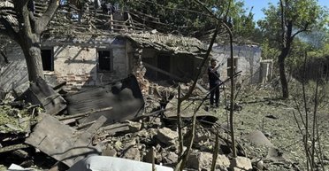 ЗС РФ скинули авіабомбу на житлові будинки в Селидовому: є жертви (фото)