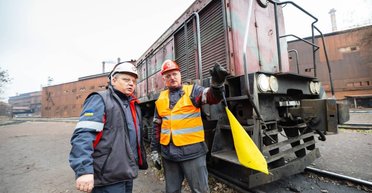 Більше 1,1 млн українців отримали допомогу: цифра підтримки Метінвест Ахметова армії та державі за час великої війни