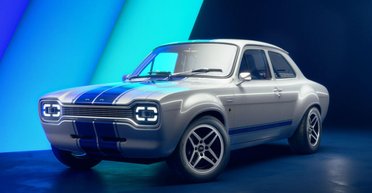 300 сил и цена $373 000: Ford Escort вернули на рынок (фото, видео)