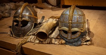 Вікінги не носили шоломи з рогами: як з'явився цей міф