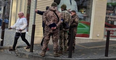 "Викрадачі людей" чи боротьба з ухильниками: NYT оцінив посилення мобілізації в Україні