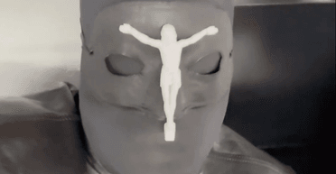 Каньє Вест зʼявився на публіці в релігійній масці (фото)