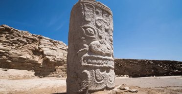 Приносили в жертву своїх: археологи знайшли яму з чоловічими черепами (фото)