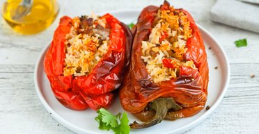 Сытное и простое блюдо, которое всегда получается: рецепт фаршированных перцев