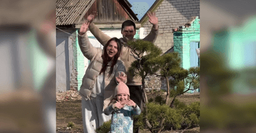 Семейство купило дом в селе и гектар земли, чтобы завести кур и кроликов (фото)