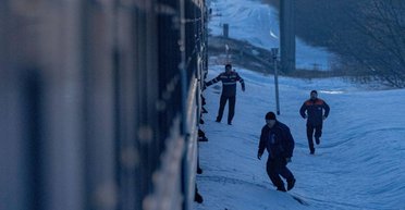 Знаходилося 200 пасажирів: у потяг "Київ-Суми" влучив російський дрон (фото)