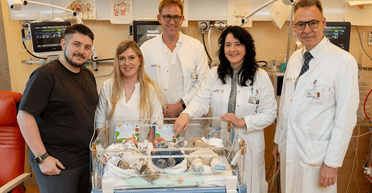 Шанс 1 на 200 миллионов: в Германии у пары родились однояйцевые тройняшки (фото)