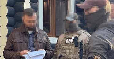 Получали помощь в Европе как украинцы: работник МИД выдавал россиянам паспорта Украины