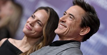 Роберт Дауні-молодший у компанії дружини відвідав престижну наукову премію (фото)