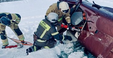У РФ розбився вертоліт з олігархами, які допомагали у війні проти України (відео)