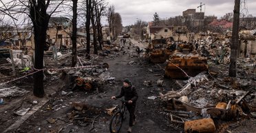 Сдаваться нельзя: или мы вывернемся, или быть нам федеральным округом РФ лет сто